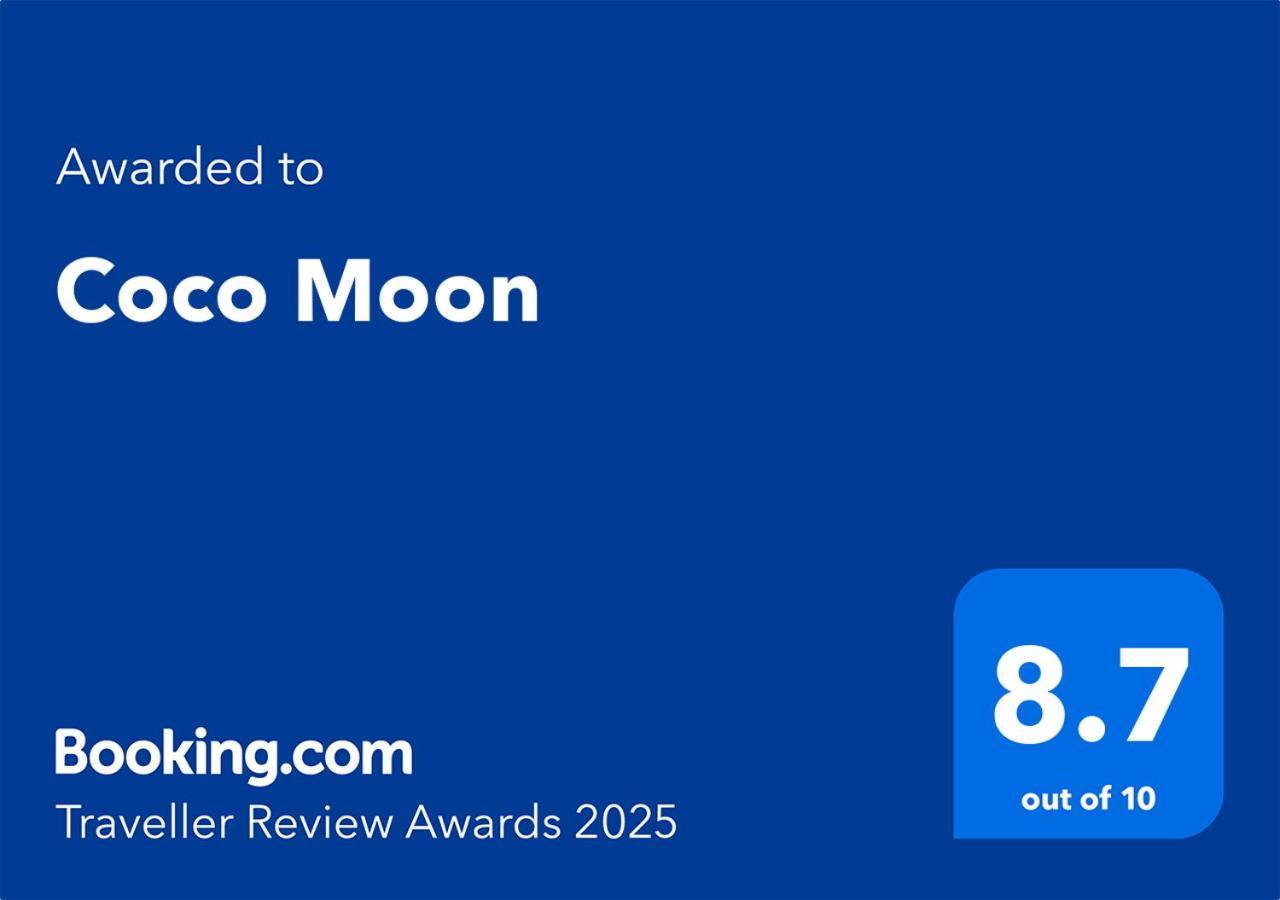 Coco Moon Hotel Morjim Exterior photo